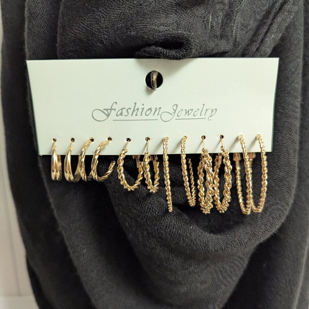 6 sets  CLOSET CLOSING DEC 31ST